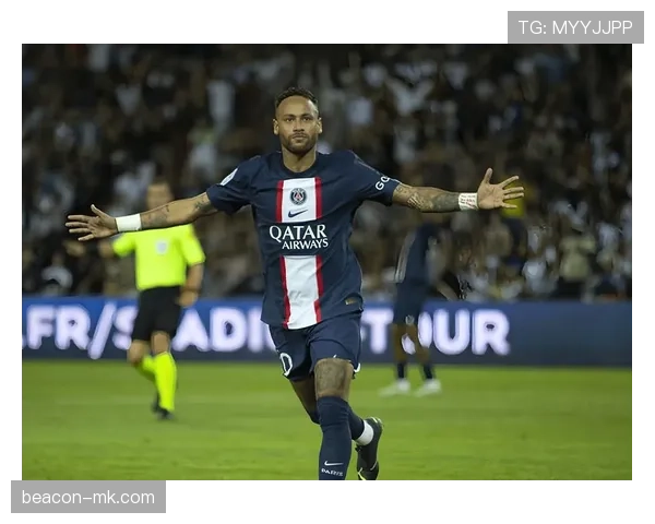 足球新星强势加盟豪门，未来表现备受期待