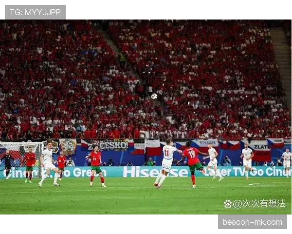 足球赛事最后时刻悬念迭起，关键表现决定胜负走势