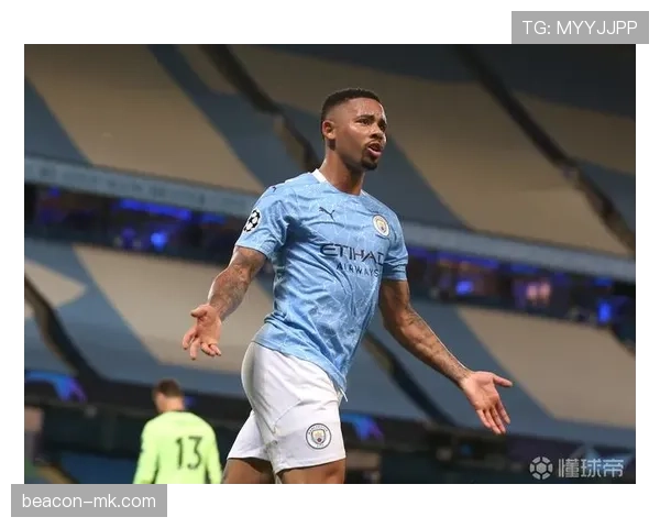 苏亚雷斯高位逼抢的战术价值解析