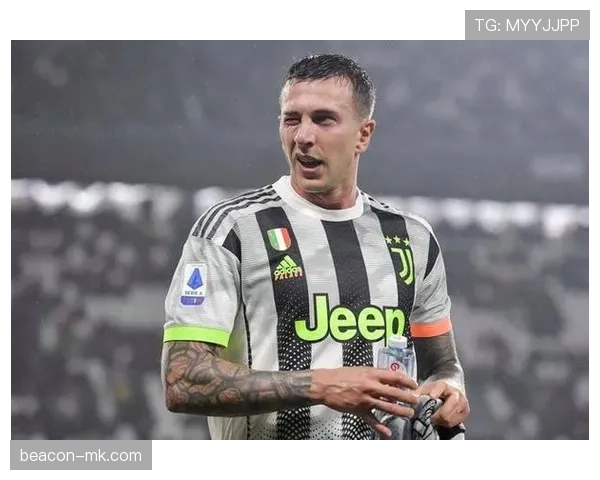 莱万 vs 伊瓜因：终结效率与战术角色差异